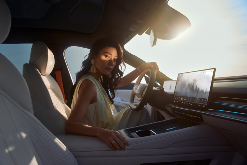 家庭增换购选对车!东风奕派 eπ007 用越级空间 + L2 智驾重塑出行体验