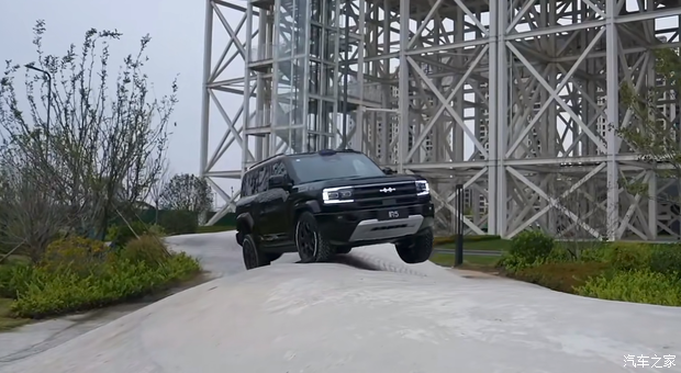 售价26.98万元起!纯电续航210km 方程豹豹5长续航版正式上市!