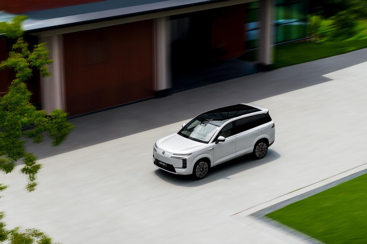 大六座豪华SUV腾势N8L正式预售!预售价31.98万起