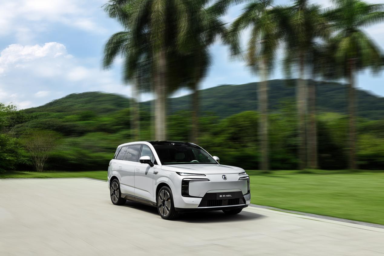 大六座豪华SUV腾势N8L正式预售!预售价31.98万起