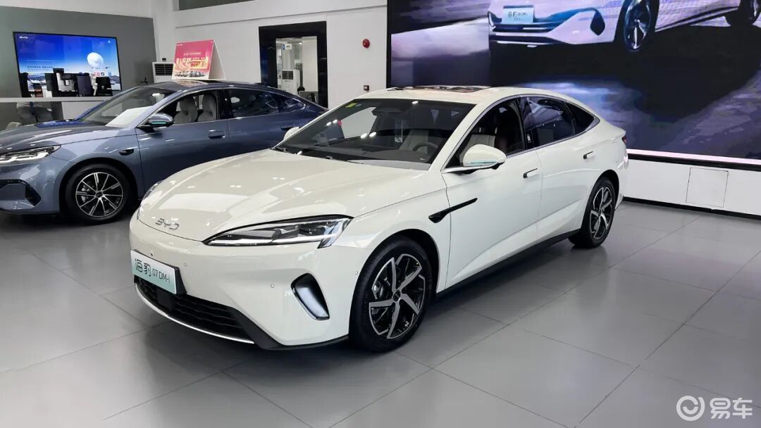 15万级神仙打架,26款深蓝L07对比海豹07 DM-i