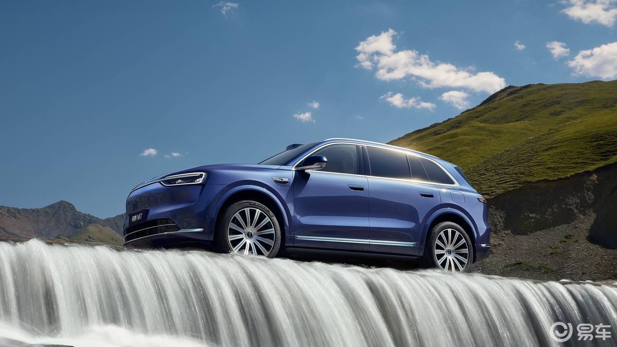 国民SUV幸福旗舰VS奶爸车全新问界M7和理想L8谁更胜