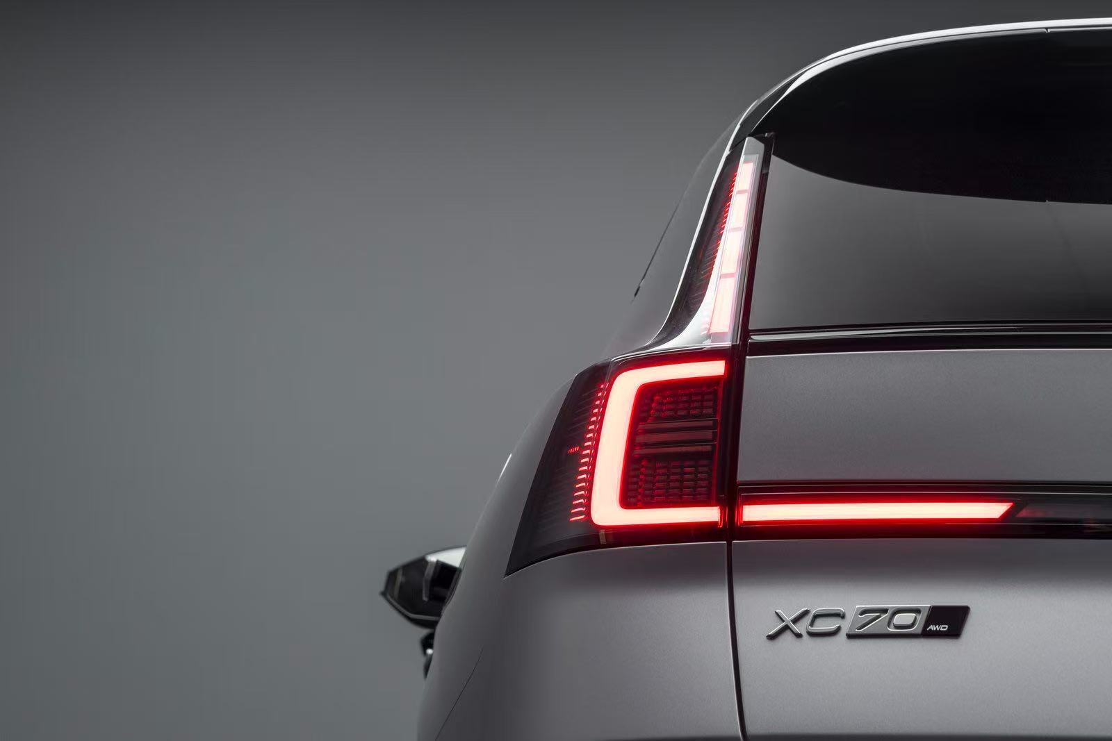 30万元级豪华SUV,买沃尔沃XC70还是宝马X3