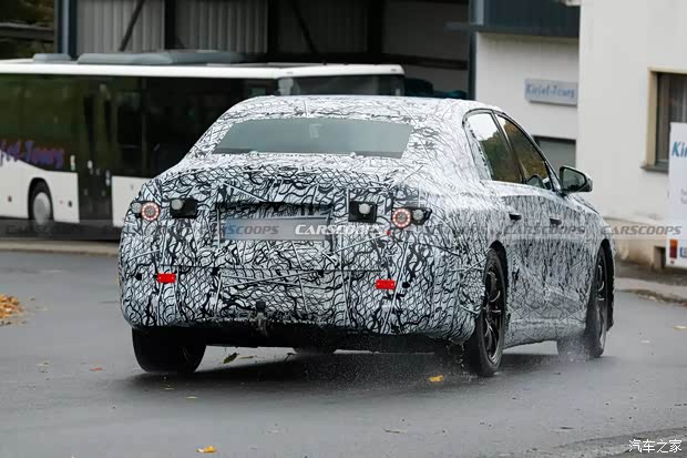 预计2027年推出 取代现款EQE/与GLC EV共享技术 纯电奔驰E级谍照