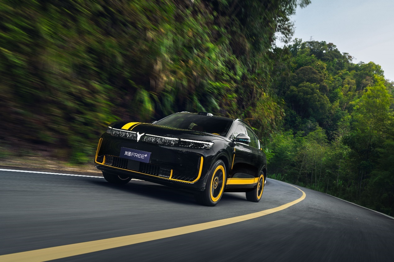 27.99万！岚图FREE+运动定制版携华为智驾来袭