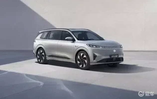 奕派eπ008 VS 零跑C16:谁将家搬进车内