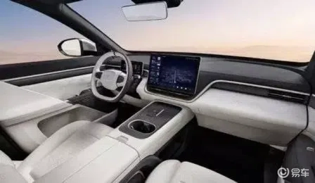 奕派eπ008 VS 零跑C16:谁将家搬进车内