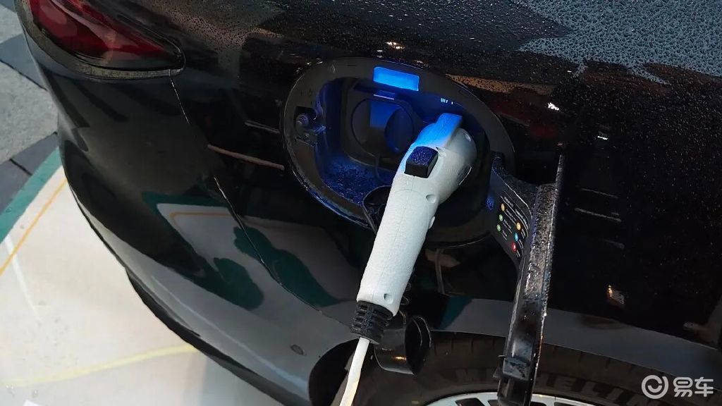 汉长续航版成都上市:15.98万起售,245km纯电续航