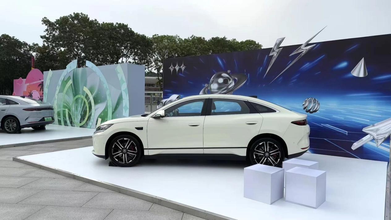 10 万级纯电无短板之选?试驾比亚迪秦 L EV后被圈粉