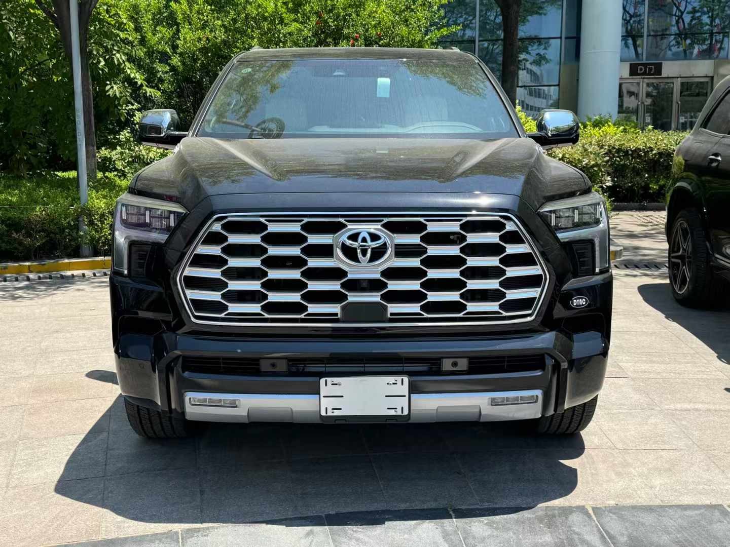 全新丰田红杉混动 加版顶点现车促惠销售中