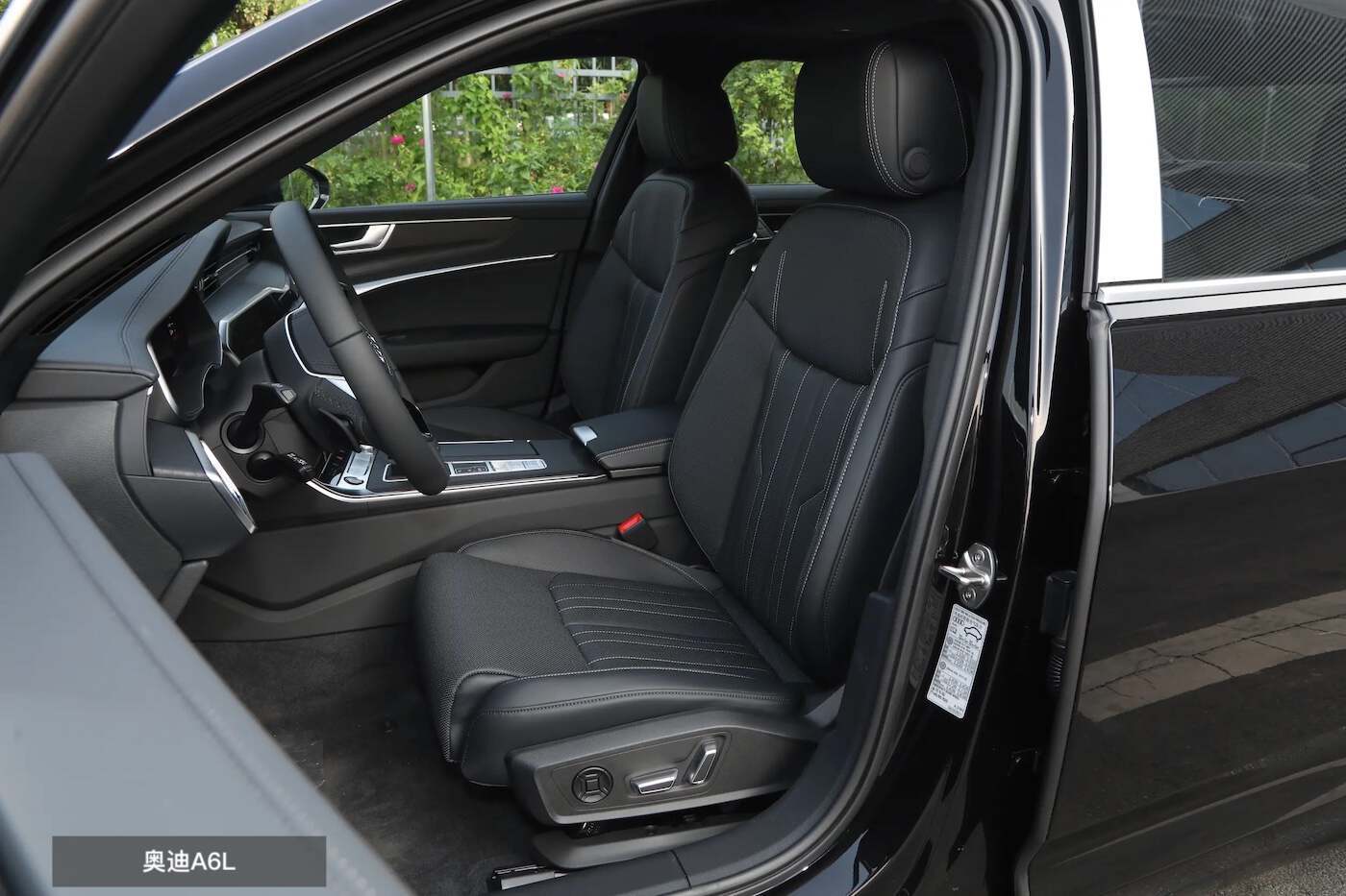 传统豪华C级对决:奥迪A6L与沃尔沃S90,选谁合适?