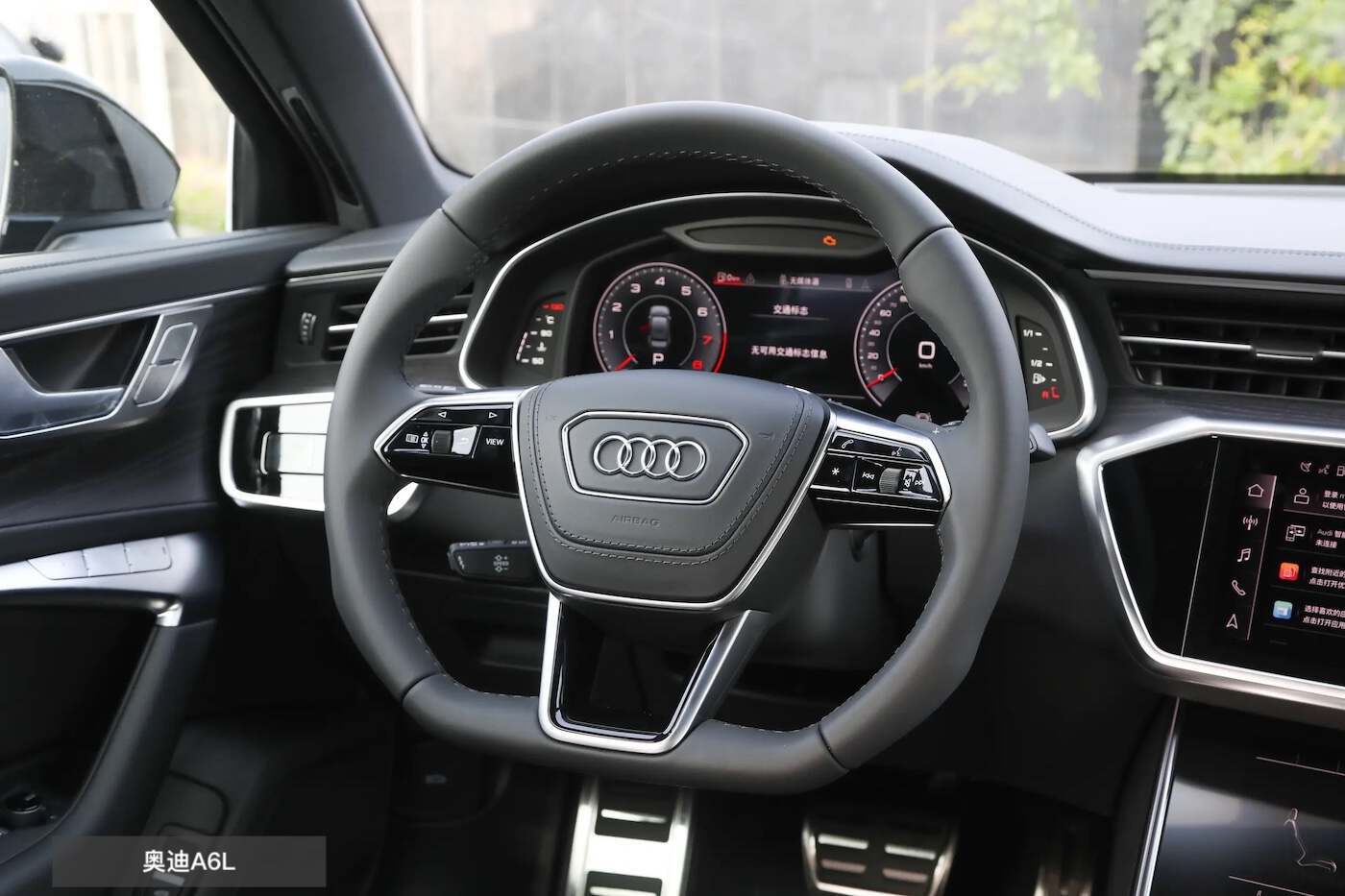 传统豪华C级对决:奥迪A6L与沃尔沃S90,选谁合适?