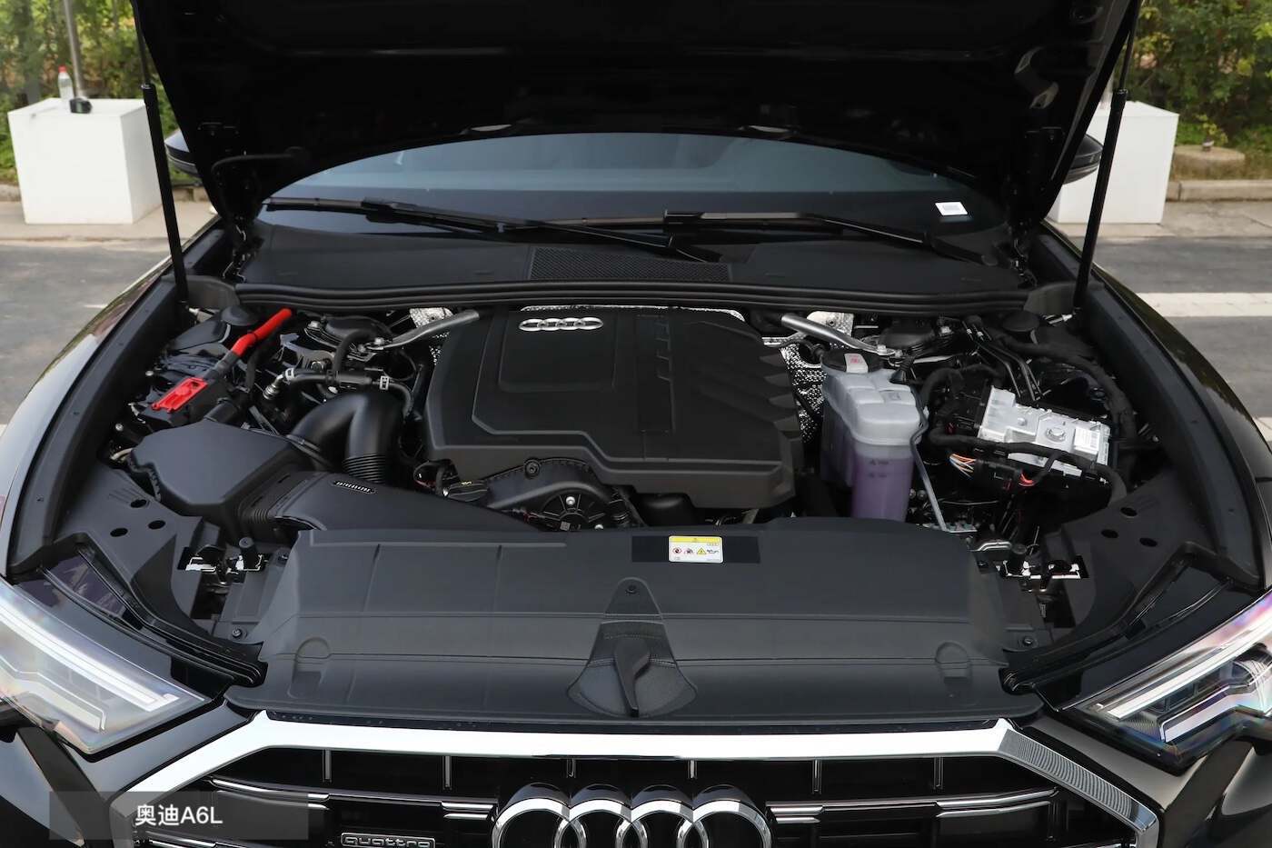 传统豪华C级对决:奥迪A6L与沃尔沃S90,选谁合适?