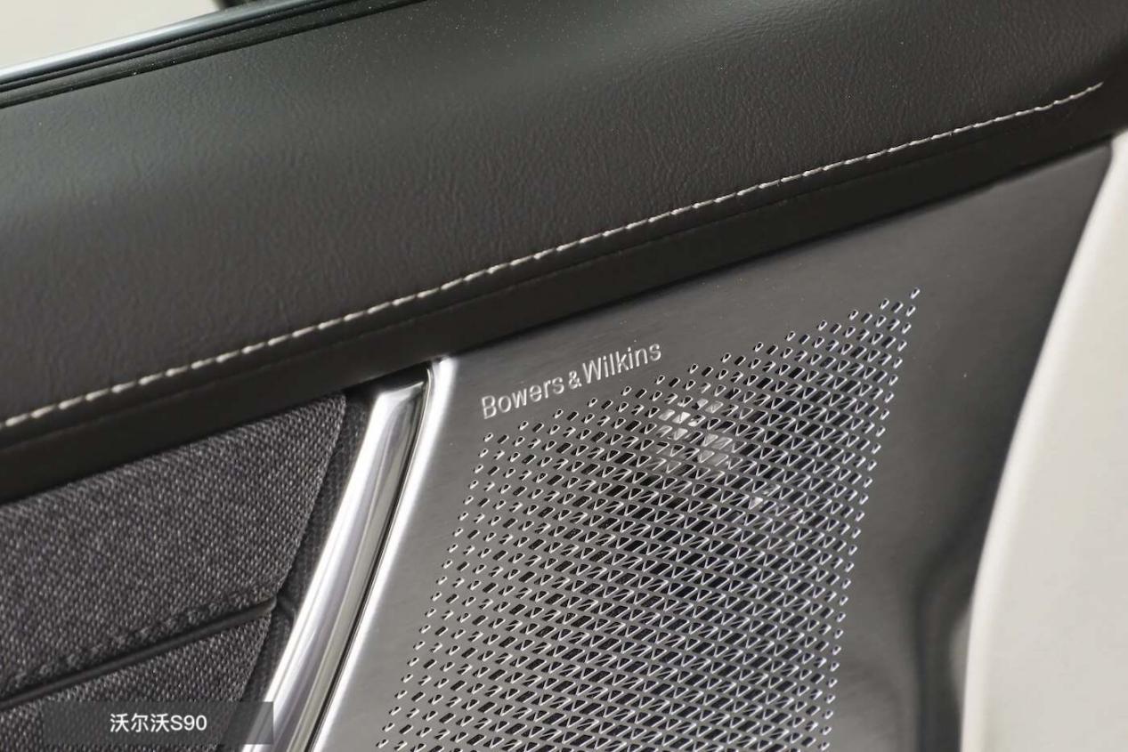 传统豪华C级对决:奥迪A6L与沃尔沃S90,选谁合适?