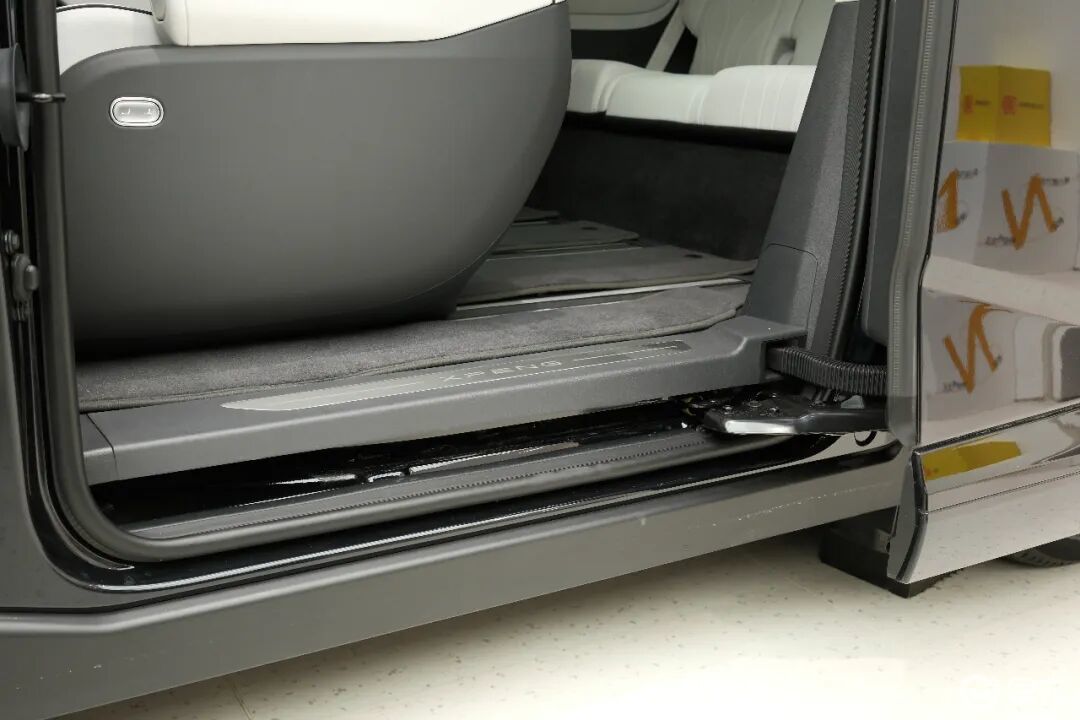 探店小鹏X9增程版,相比纯电多处优化,不止切换动力