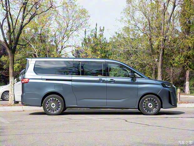 燃油/纯电/增程多动力可选 预售价16.98万起 锐胜M8开启预售