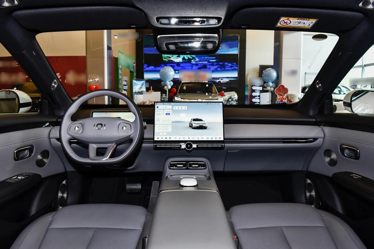 纯电家轿,长安启源A06竞对小鹏M03,谁才是最终之选?