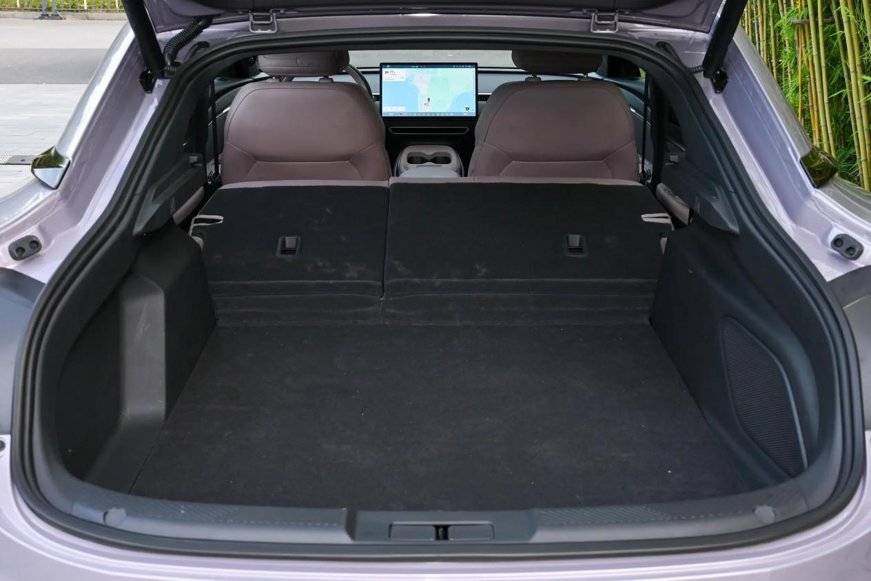 纯电家轿,长安启源A06竞对小鹏M03,谁才是最终之选?