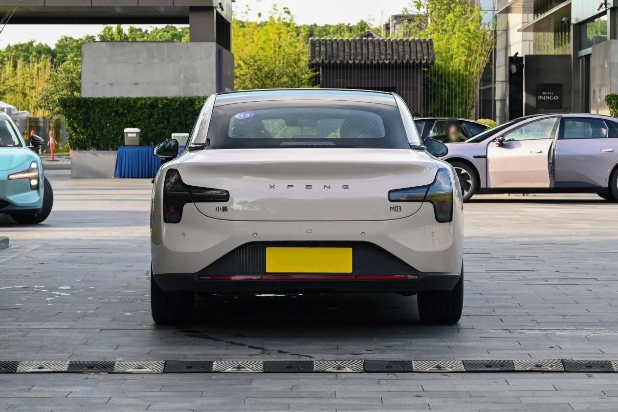 纯电家轿,长安启源A06竞对小鹏M03,谁才是最终之选?