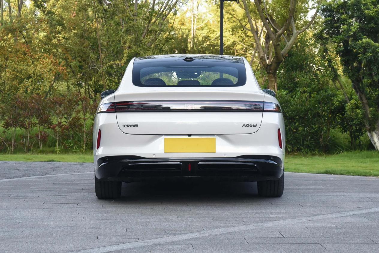 纯电家轿,长安启源A06竞对小鹏M03,谁才是最终之选?