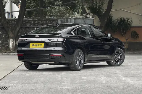 家用轿车的全能之选，新蒙迪欧2.0T版，让你