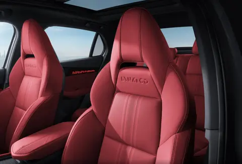 光有大尾翼有什么用？领克03自带改装属性，遗憾操控并未优化